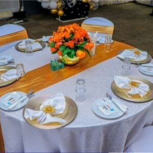 DRESSED ROUND TABLE & RUNNER (LARGE)